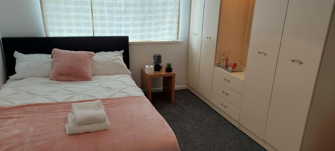 Lizras Bed and Breakfast Farnworth Eksteriør billede